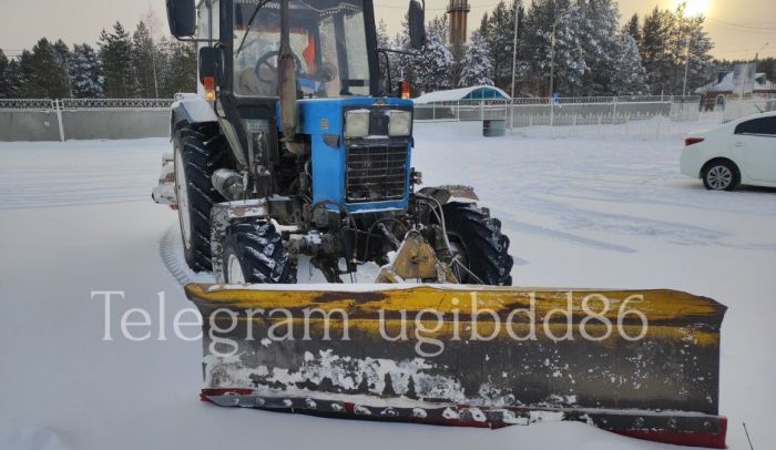 ​В югорском городе трактор врезался в легковушку