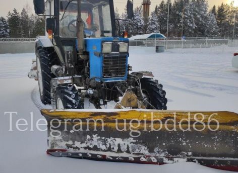 ​В югорском городе трактор врезался в легковушку