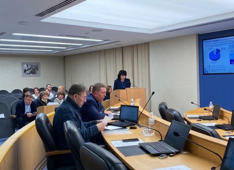 Народные избранники Сургута обсудили насущные школьные проблемы 