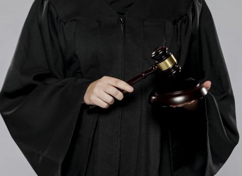 В Сургуте супруга обвиняемого оскорбила судью и получила свое уголовное дело