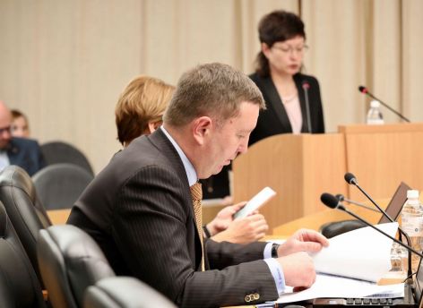 Половина на сферу образования: депутаты Думы Сургута согласовали бюджет на 2024 год