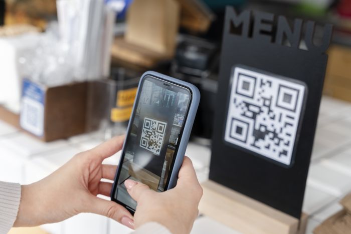 Югорчанам рассказали, как избежать обмана с использованием QR-кода