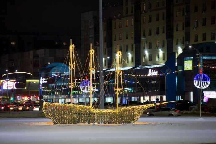 В Сургуте завершается зимнее оформление города