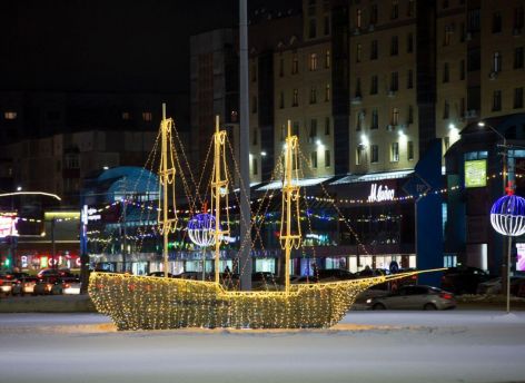 В Сургуте завершается зимнее оформление города