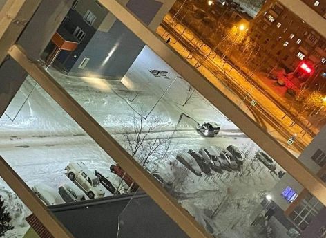 ​Новогодний салют в Нижневартовске разбил окно многоэтажки