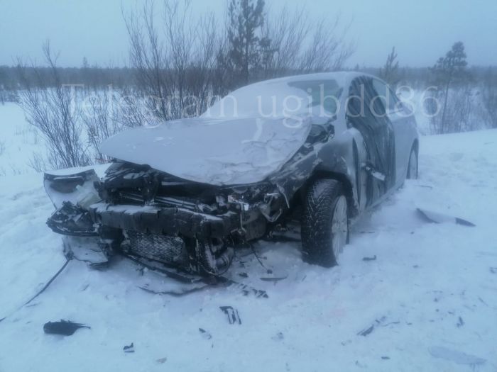 В Сургутском районе столкнулись два автомобиля: четыре человека пострадали
