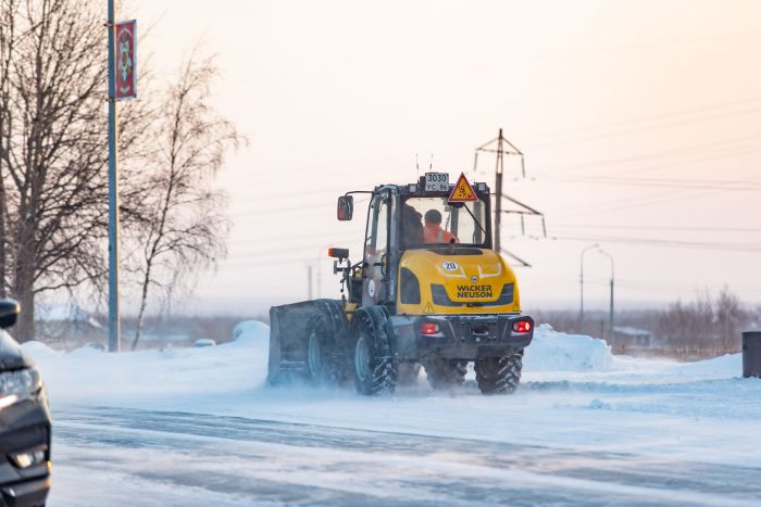 За первые 10 дней 2024 года с дорог Сургута вывезли 125 тысяч кубометров снега