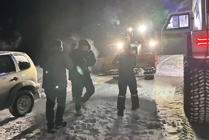 Семь югорчан едва не замерзли на автозимниках
