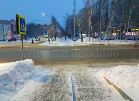 В Сургуте водитель Kia сбил школьника на «зебре»