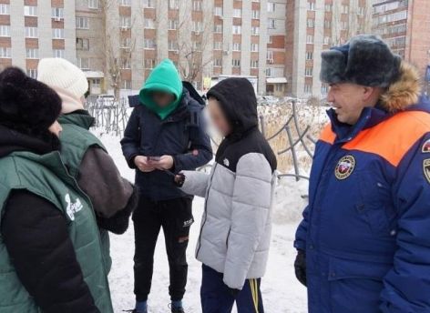 ​Тюменские добровольцы 55+ помогают спасателям в профилактической работе