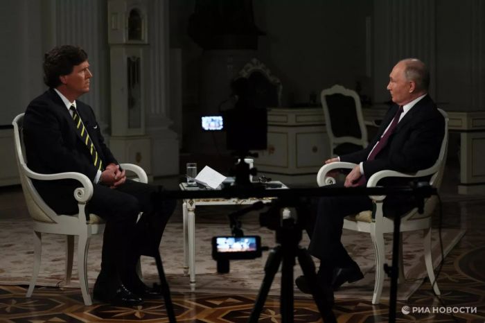 ​Интервью Путина Карлсону опубликовали на русском языке