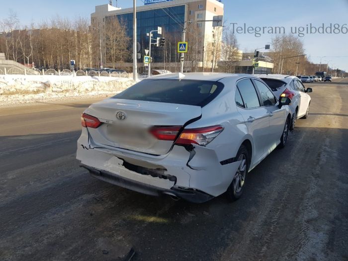 ​В Сургуте водитель«ВАЗа» спровоцировал тройное ДТП
