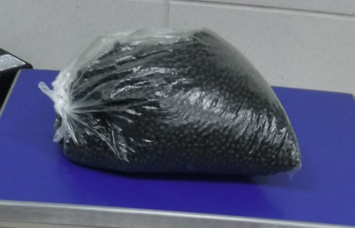 ​С начала 2024 года таможенники пресекли незаконный ввоз 25 кг насвая в «тюменскую матрешку»