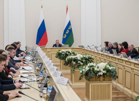 ​Александр Моор: Патриотическое воспитание молодежи остается приоритетным направлением работы