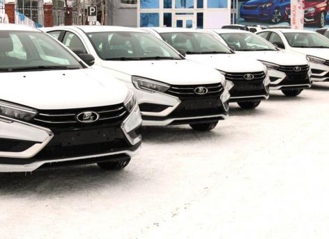 Автомобили для победителей викторины «Достижения Югры» прибыли в Сургут