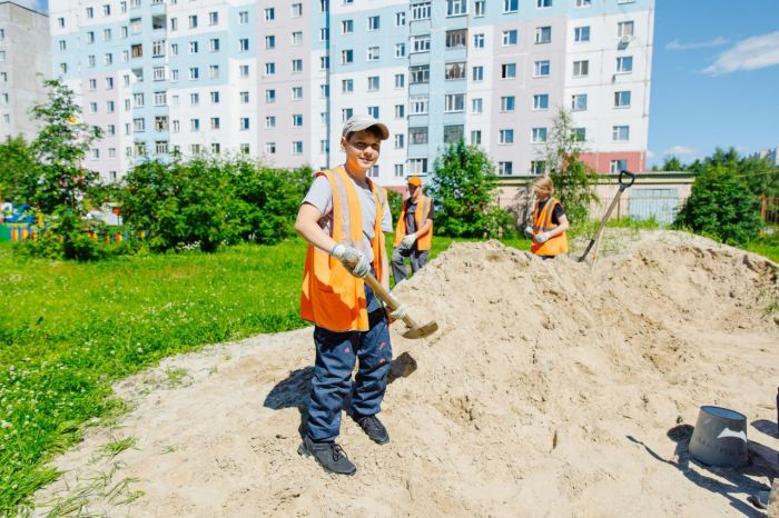 Рабочих мест для подростков Сургута станет больше