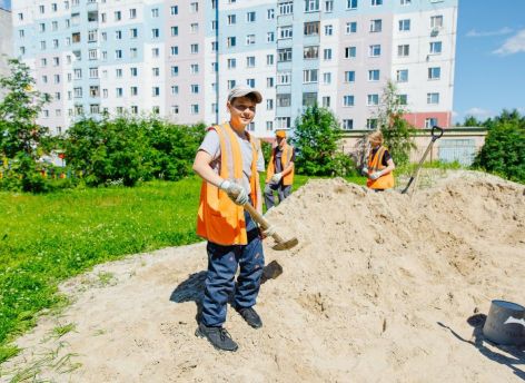 Рабочих мест для подростков Сургута станет больше