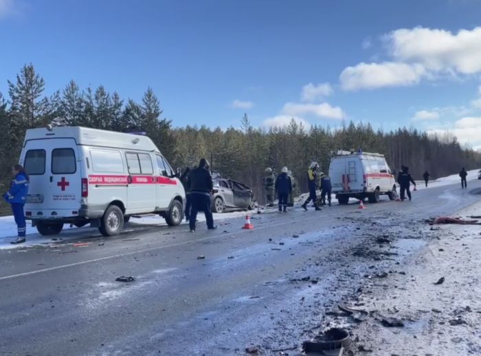 ​Ребенок и двое взрослых погибли в ДТП на югорской трассе
