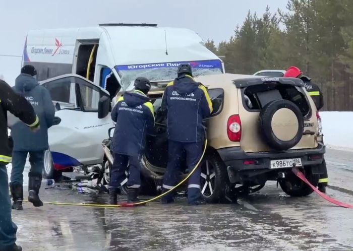 ​В Югре из-за уснувшего за рулем водителя в ДТП погибли три человека