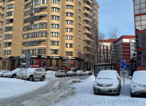 ​12-летнего мальчика сбили во дворе в Сургуте