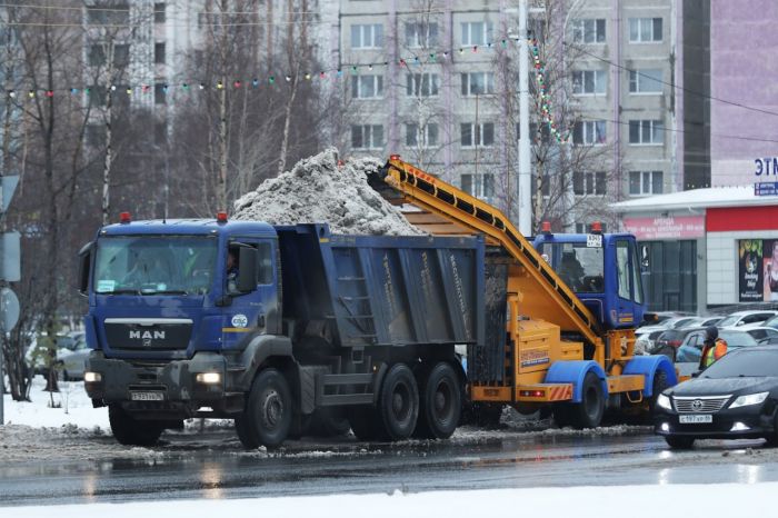 Сургутские УК получили сотни замечаний из-за плохой уборки снега