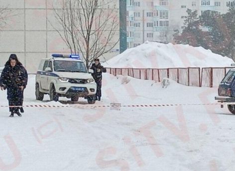 ​Рядом со спортшколой в Сургуте нашли предмет, похожий на гранату