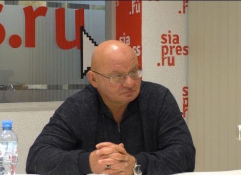 ​Евгений Дьячков будет управлять аэропортом Сургута еще два года