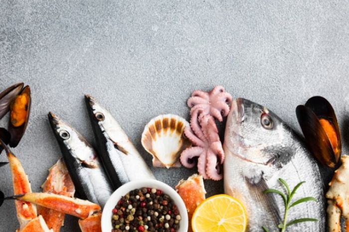 ​Сургутянин попался на краже морепродуктов и бутылки водки