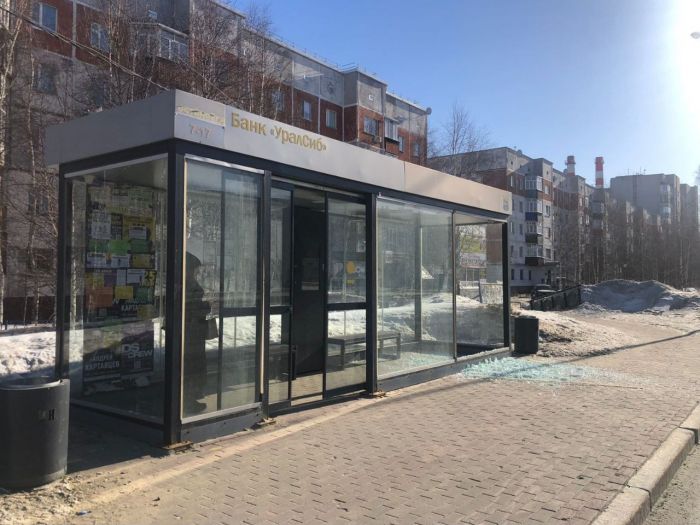 В Сургуте молодые люди расстреляли две остановки