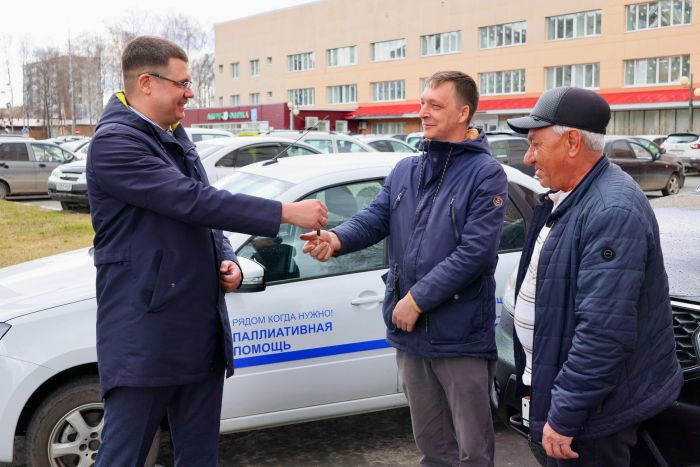 ​В паллиативное отделение тобольской больницы поступили новые автомобили