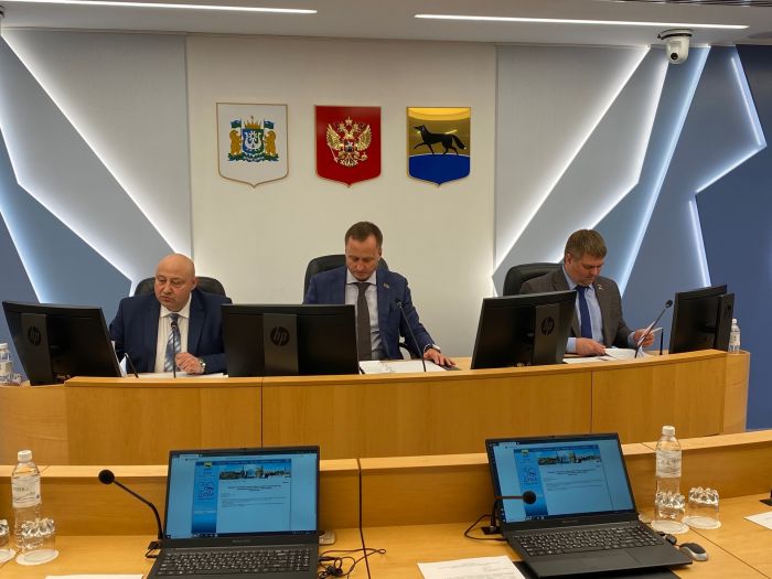 ​В Сургуте обсуждают изменения в Устав города