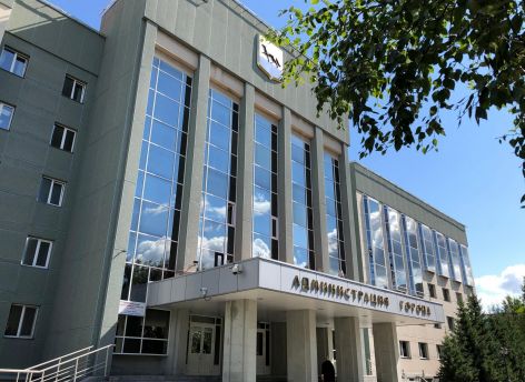 В Сургуте центральный вход в мэрию закроют до конца лета