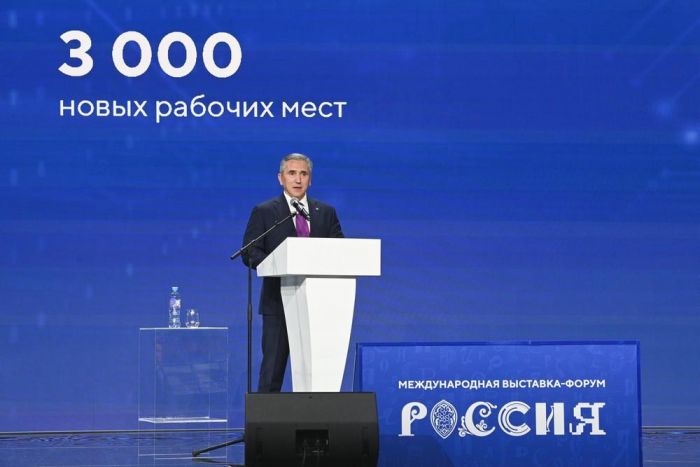 ​Масштабные тюменские проекты представил на выставке «Россия» Александр Моор