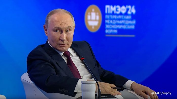 ​Мобилизация, свалки, ипотека и пенсии: Путин высказался на пленарной сессии ПМЭФ
