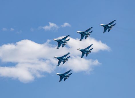 ​В Сургуте состоялся полет «Русских Витязей» в честь Дня России и 430-летия города