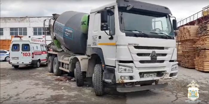 ​Мужчину в Сургуте насмерть сбили бетономешалкой