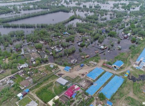 В ХМАО участки и дома продолжают уходить под воду