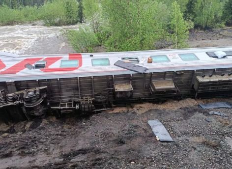 ​В Коми с рельс сошел пассажирский поезд Воркута-Новороссийск