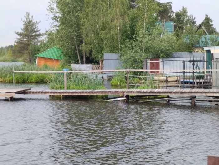 ​В Сургуте подростки на моторной лодке наехали на купающегося мужчину