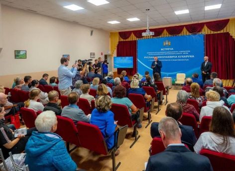 Жители Югры завалили врио губернатора вопросами