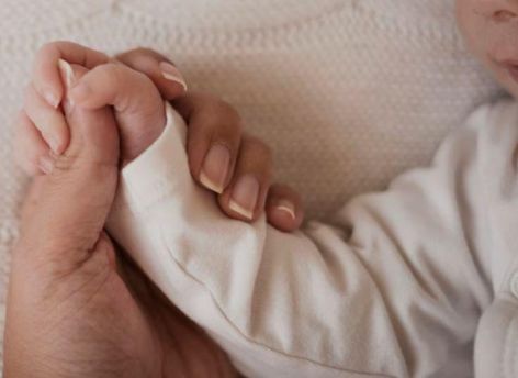 ​32 ребенка родились в Югре за один июньский день