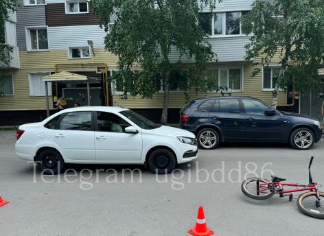 ​В Сургуте при ДТП пострадал юный велосипедист