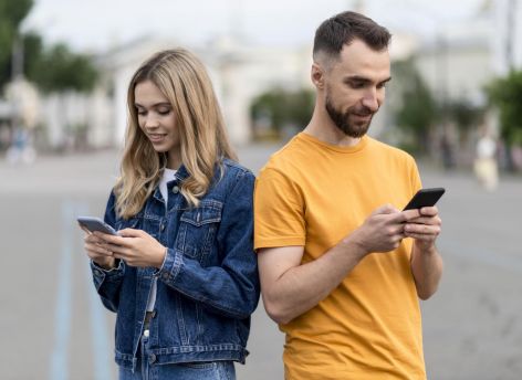​А что в телефоне? Каждый второй югорчанин знает пароль от смартфона жены