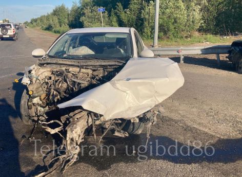 В Нижневартовске произошла авария с двумя пострадавшими