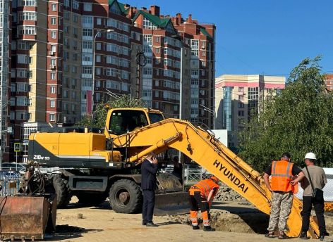 ​Стали известны подробности ремонта провала грунта на центральной площади Сургута