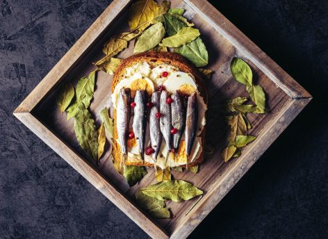 Югорская селедка конкурирует с камчатским крабом и розовыми блинами из Питера