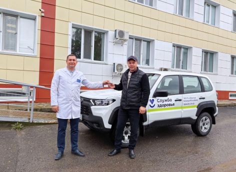 ​17 автомобилей получили больницы Тюменской области для сельских территорий