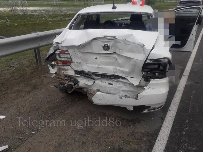 ​В ХМАО большегруз протаранил авто с двумя женщинами
