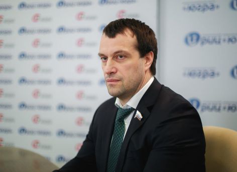​«Ухожу с легкой грустью»: сенатор от ХМАО Эдуард Исаков покидает свой пост