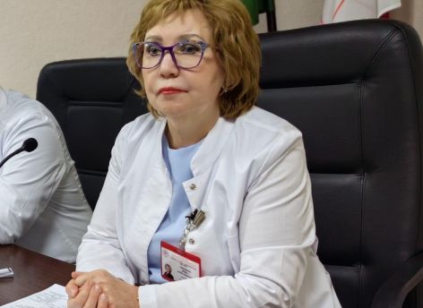 ​Ирина Урванцева прервала отпуск из-за массового отравления в Сургутском кардиоцентре